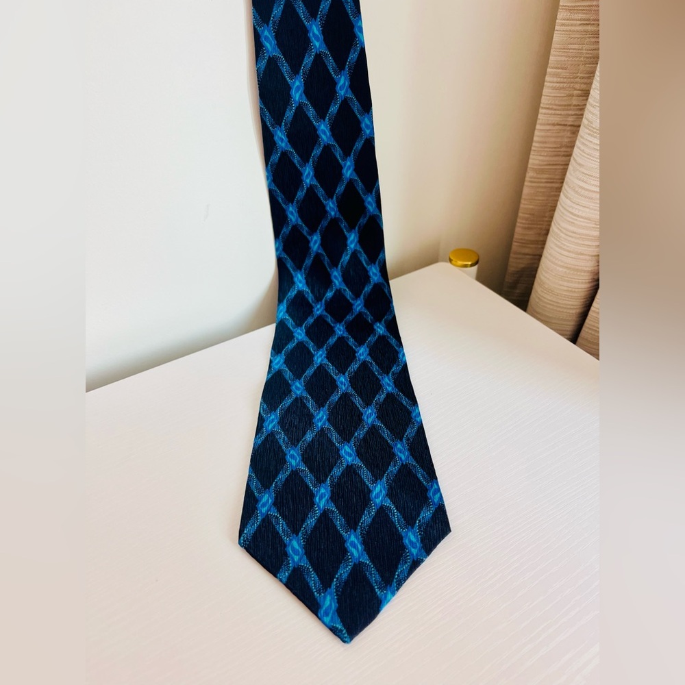 Alexander Julian Silk Tie | Blue Diamond Pattern